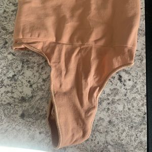SKIMS core control thong